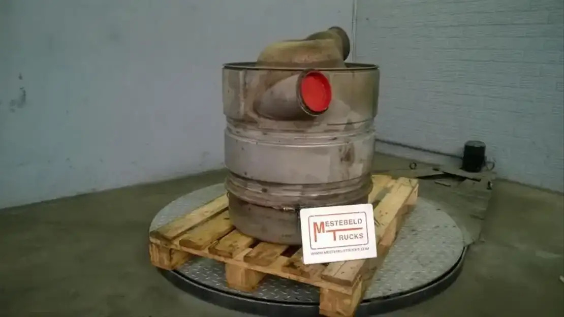 Scania Uitlaatdemper  - Muffler/ Exhaust system for Truck: picture 1 Scania Uitlaatdemper  - Muffler/ Exhaust system for Truck: picture 1