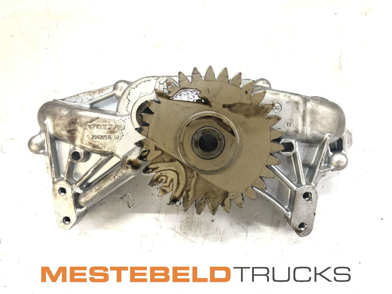 Volvo Oliepomp D13A - Engine for Truck: picture 1 Volvo Oliepomp D13A - Engine for Truck: picture 1