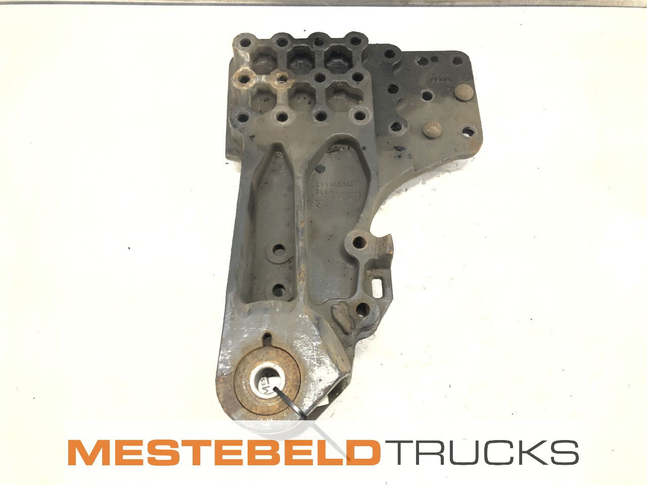 Volvo Veersteun links - Frame/ Chassis for Truck: picture 1 Volvo Veersteun links - Frame/ Chassis for Truck: picture 1