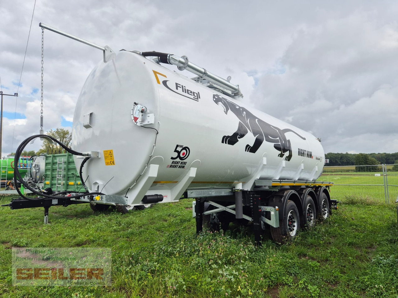 Fliegl STF 30.000 Truck-Line Dreiachs Zubringerfass - Slurry tanker: picture 1 Fliegl STF 30.000 Truck-Line Dreiachs Zubringerfass - Slurry tanker: picture 1