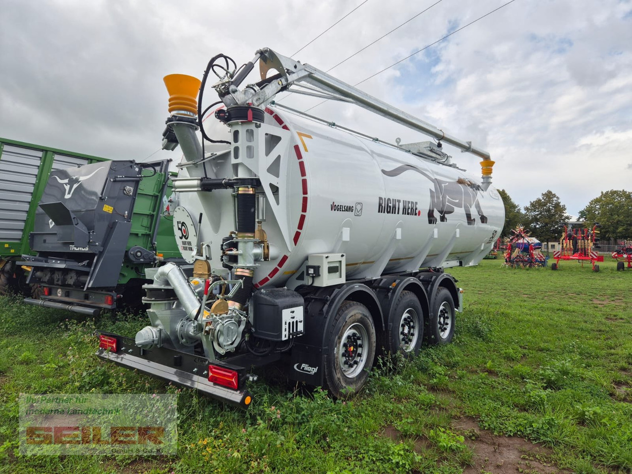 Fliegl STF 30.000 Truck-Line Dreiachs Zubringerfass - Slurry tanker: picture 5 Fliegl STF 30.000 Truck-Line Dreiachs Zubringerfass - Slurry tanker: picture 5