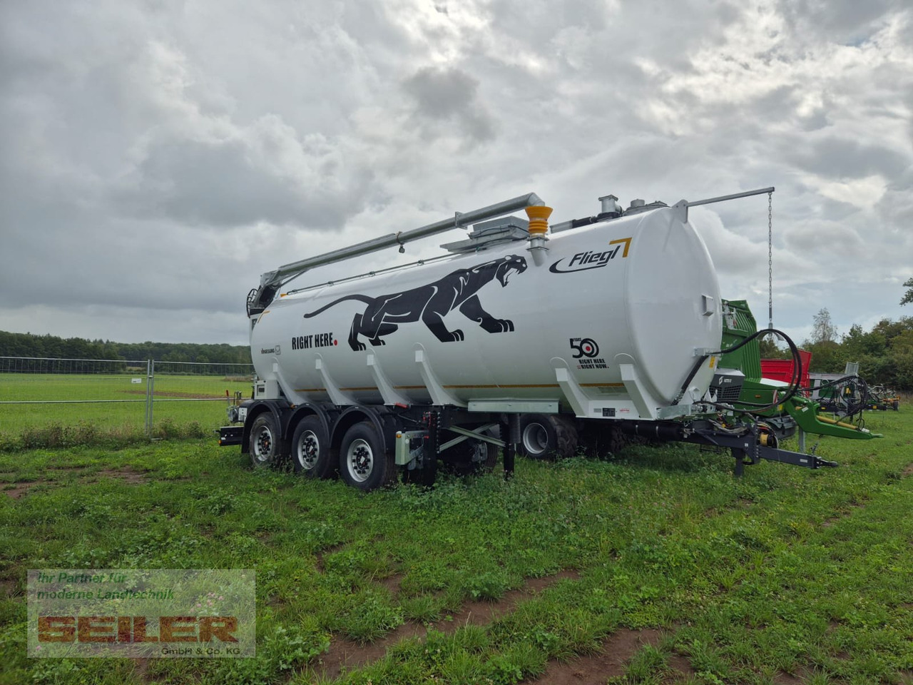 Fliegl STF 30.000 Truck-Line Dreiachs Zubringerfass - Slurry tanker: picture 3 Fliegl STF 30.000 Truck-Line Dreiachs Zubringerfass - Slurry tanker: picture 3
