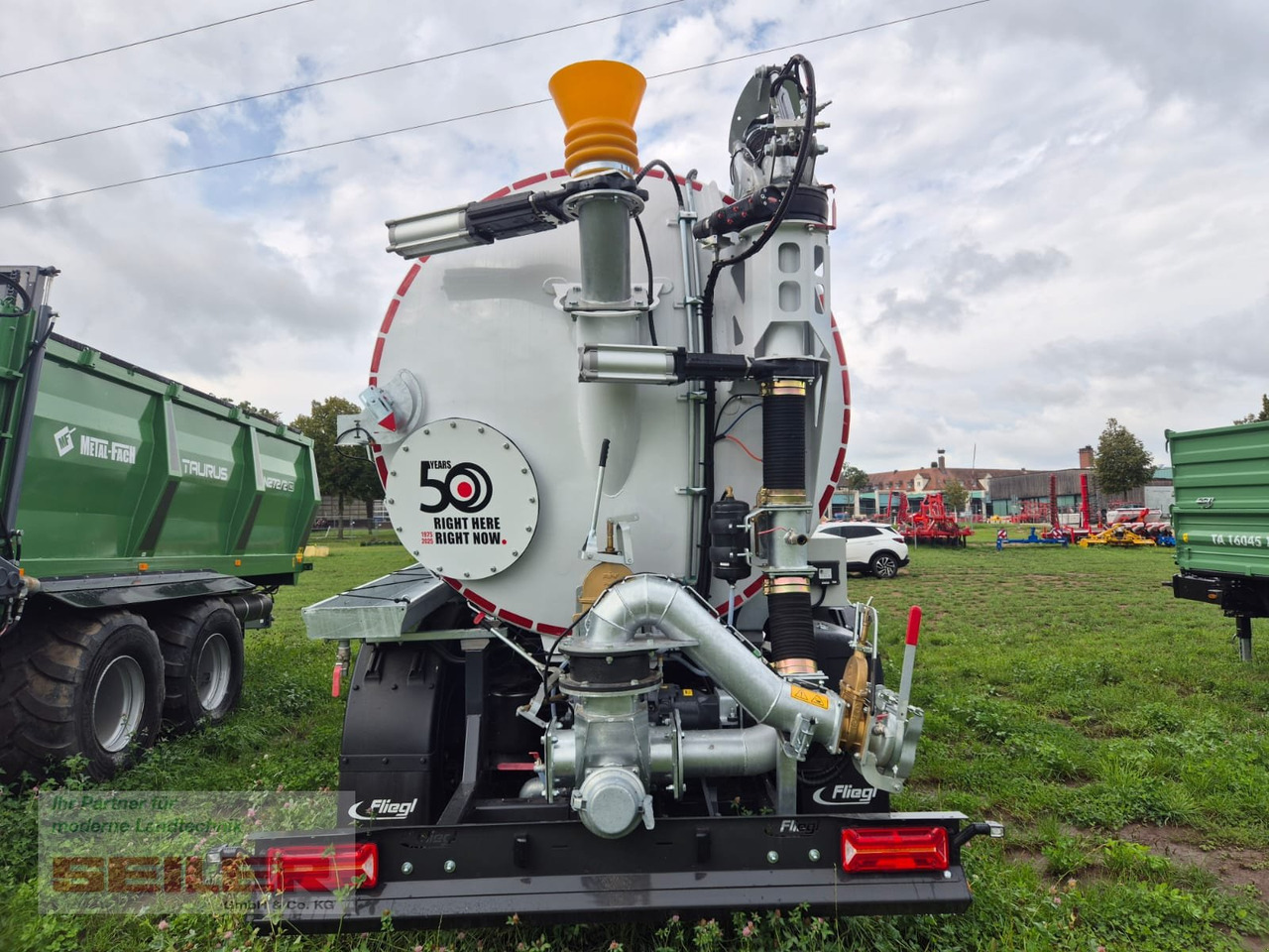 Fliegl STF 30.000 Truck-Line Dreiachs Zubringerfass - Slurry tanker: picture 4 Fliegl STF 30.000 Truck-Line Dreiachs Zubringerfass - Slurry tanker: picture 4