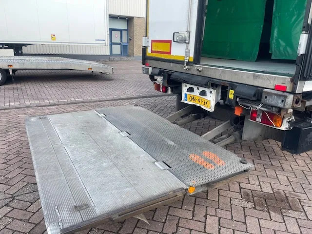 Krone CARRIER VECTOR 1950 3 AXELS - Refrigerator semi-trailer: picture 3 Krone CARRIER VECTOR 1950 3 AXELS - Refrigerator semi-trailer: picture 3