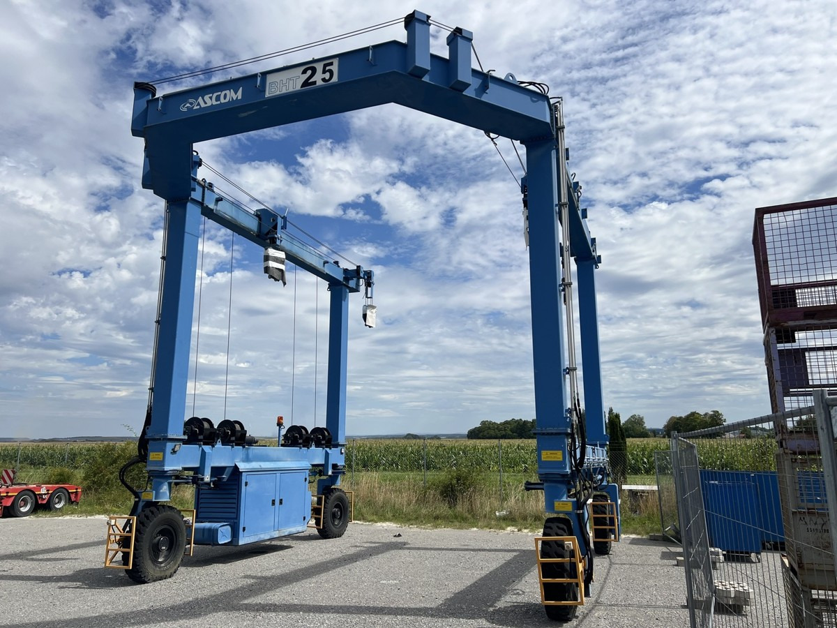 BHT 25 Marine Travellift 25t Diesel 2013 - Crane, Port equipment: picture 2 BHT 25 Marine Travellift 25t Diesel 2013 - Crane, Port equipment: picture 2