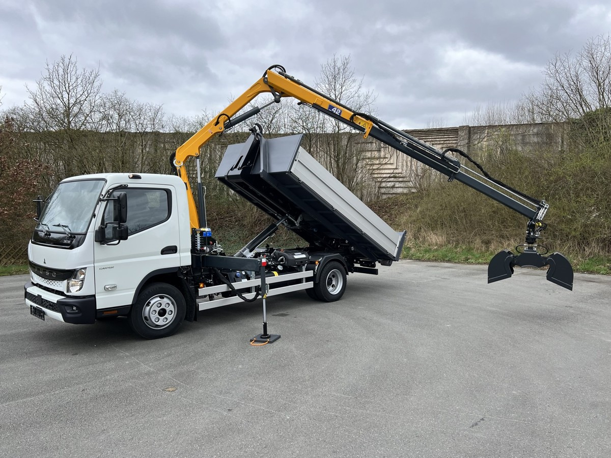 FUSO FUSO 9C18 City Abrollkipper + Ladekran m.Greifer - Hook lift truck, Crane truck: picture 2 FUSO FUSO 9C18 City Abrollkipper + Ladekran m.Greifer - Hook lift truck, Crane truck: picture 2