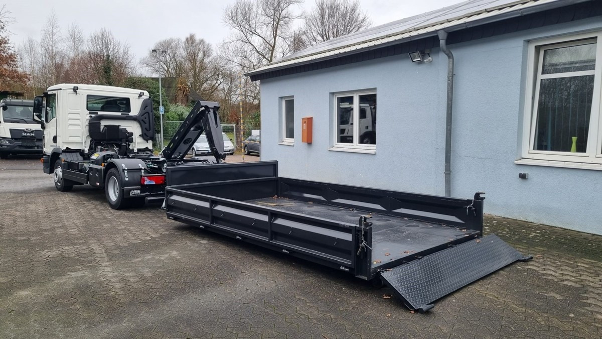 MAN TGL 12.220 BL NEU City Abrollkipper 8t TipMatic - Hook lift truck: picture 2 MAN TGL 12.220 BL NEU City Abrollkipper 8t TipMatic - Hook lift truck: picture 2