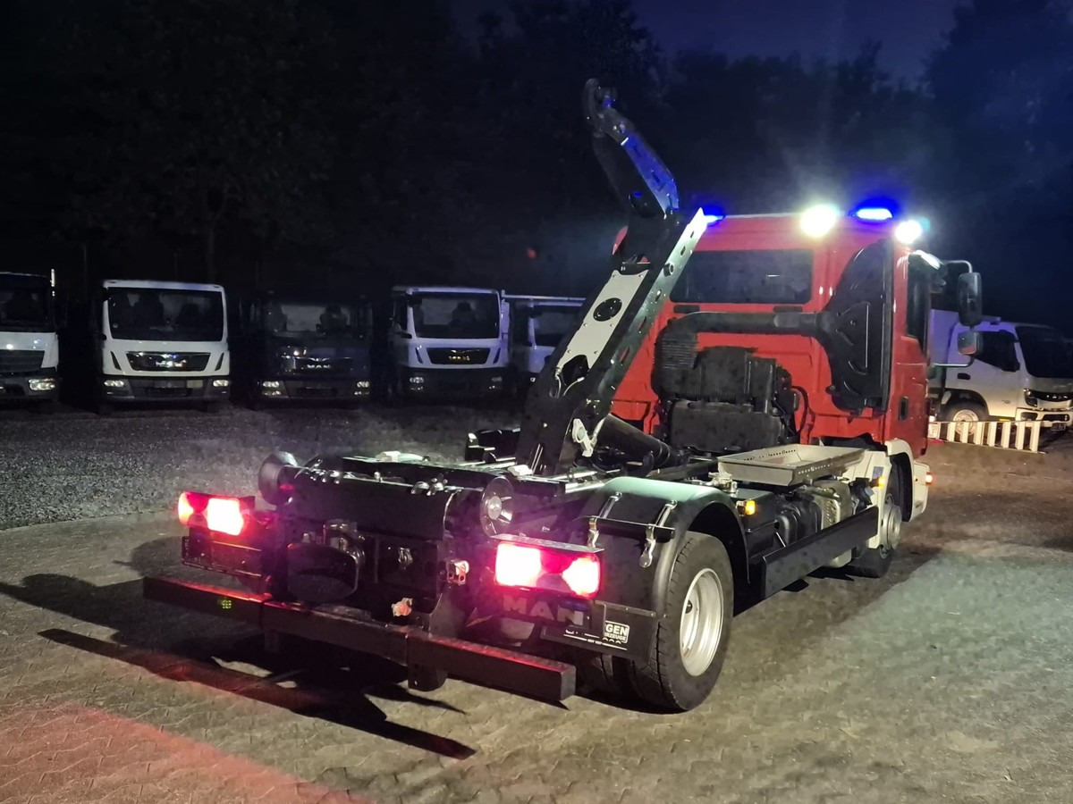 Hook lift truck MAN TGL 8.190 Feuerwehrfahrzeug City Abrollkipper: picture 10 Hook lift truck MAN TGL 8.190 Feuerwehrfahrzeug City Abrollkipper: picture 10