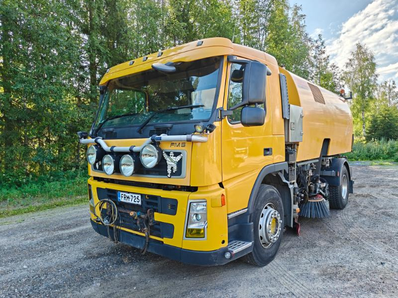 BUCHER Optifant 70 Volvo FM9 - Road sweeper: picture 2 BUCHER Optifant 70 Volvo FM9 - Road sweeper: picture 2