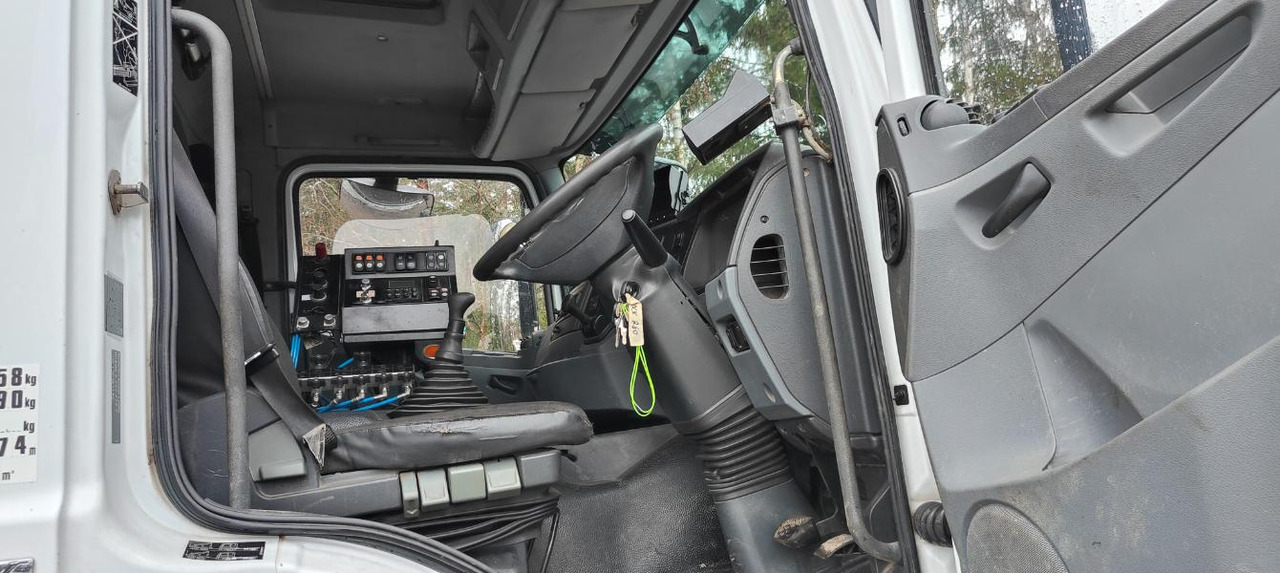 Brock SL280/2K MB Axor 1829 - Road sweeper: picture 5 Brock SL280/2K MB Axor 1829 - Road sweeper: picture 5