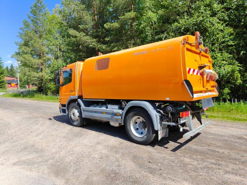 Bucher Cityfant 60 MB Atego - Road sweeper: picture 3 Bucher Cityfant 60 MB Atego - Road sweeper: picture 3