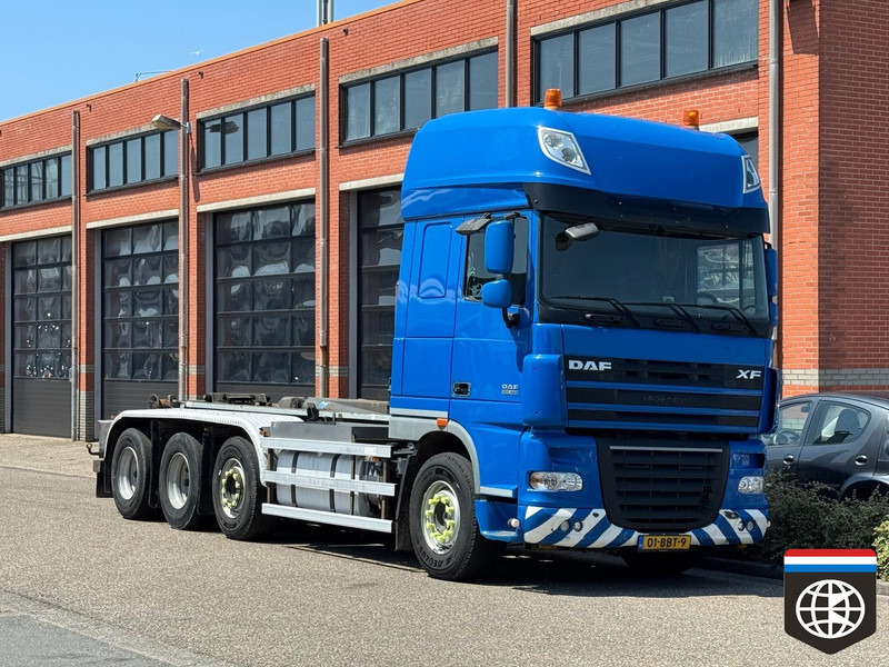DAF XF 105.460 8X2/4 - 30t hooklift - CLEAN HOLLAND TRUCK - Hook lift truck: picture 3 DAF XF 105.460 8X2/4 - 30t hooklift - CLEAN HOLLAND TRUCK - Hook lift truck: picture 3