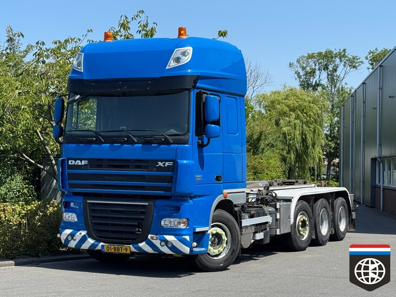 DAF XF 105.460 8X2/4 - 30t hooklift - CLEAN HOLLAND TRUCK - Hook lift truck: picture 1 DAF XF 105.460 8X2/4 - 30t hooklift - CLEAN HOLLAND TRUCK - Hook lift truck: picture 1