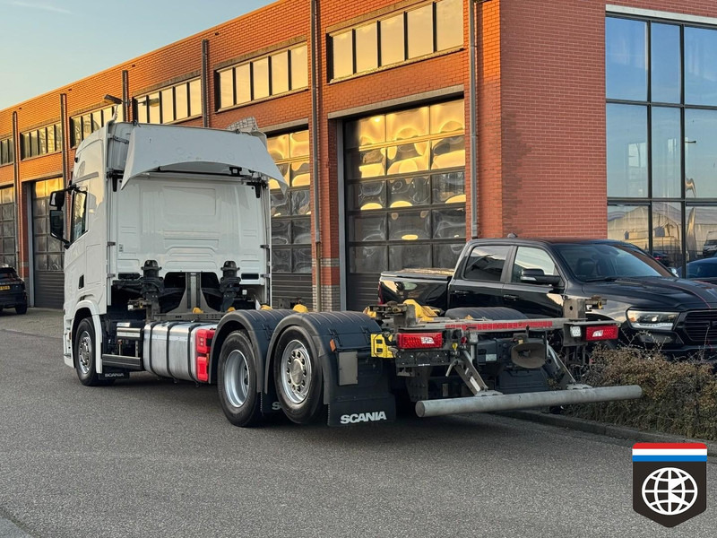 Scania R450 6X2/4 Highline Retarder Night a/c Full air - BDF CHASSIS - Concourstaat - Container transporter/ Swap body truck: picture 4 Scania R450 6X2/4 Highline Retarder Night a/c Full air - BDF CHASSIS - Concourstaat - Container transporter/ Swap body truck: picture 4