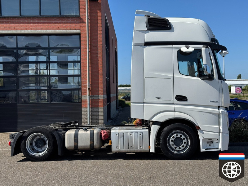 Mercedes-Benz ACTROS 1842 LL GigaSpace - 2x Tank - NIGHT a/c ** HOLLAND TRUCK - Tractor unit: picture 4 Mercedes-Benz ACTROS 1842 LL GigaSpace - 2x Tank - NIGHT a/c ** HOLLAND TRUCK - Tractor unit: picture 4