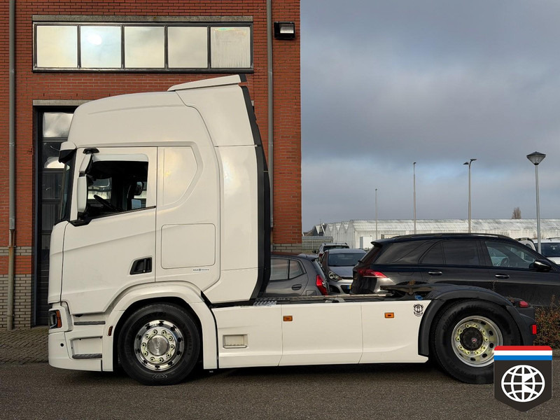 Scania R450 RETARDER - NIGHT A/C - STREAMLINE - GOOD TYRES - Tractor unit: picture 3 Scania R450 RETARDER - NIGHT A/C - STREAMLINE - GOOD TYRES - Tractor unit: picture 3