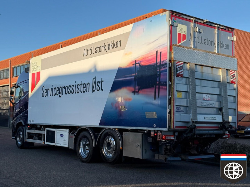 Volvo FH 540 Retarder - LOW KM - Dual temp deepfreezer -30oC - Refrigerator truck: picture 4 Volvo FH 540 Retarder - LOW KM - Dual temp deepfreezer -30oC - Refrigerator truck: picture 4