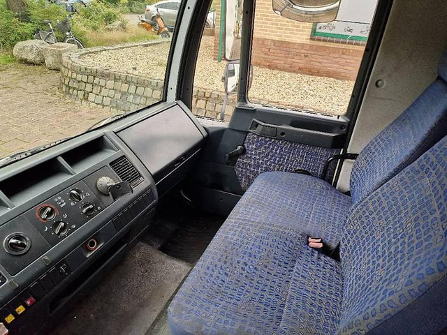 Curtainsider truck MAN L2000 LE 8.180: picture 17