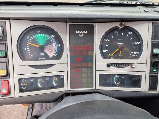 Curtainsider truck MAN L2000 LE 8.180: picture 14