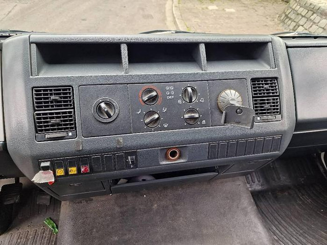 Curtainsider truck MAN L2000 LE 8.180: picture 16