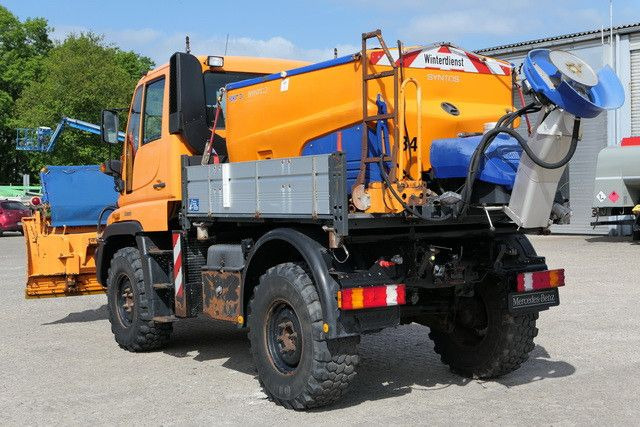 Unimog U 300 4x4, Schmidt, Streuer, Schild, Klima,27tkm - Commercial vehicle: picture 4 Unimog U 300 4x4, Schmidt, Streuer, Schild, Klima,27tkm - Commercial vehicle: picture 4