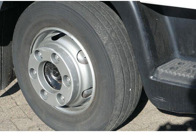 Iveco 80E18 4x2, LBW, AHK, Klima, 6.100mm lang - Box truck: picture 3 Iveco 80E18 4x2, LBW, AHK, Klima, 6.100mm lang - Box truck: picture 3