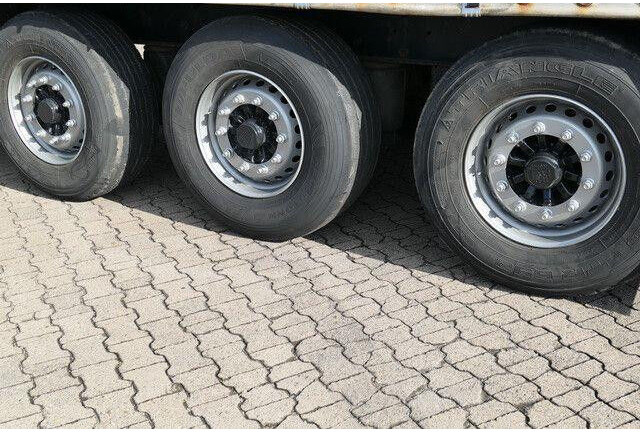 Curtainsider semi-trailer Krone SD, Edscha, Schiebeplane, Zurrösen, Luftfederung: picture 10