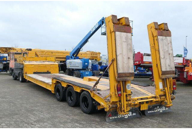 Langendorf SATH 30/34, Hydr. Rampen, Gelenkt, Tiefbett - Low loader semi-trailer: picture 4 Langendorf SATH 30/34, Hydr. Rampen, Gelenkt, Tiefbett - Low loader semi-trailer: picture 4