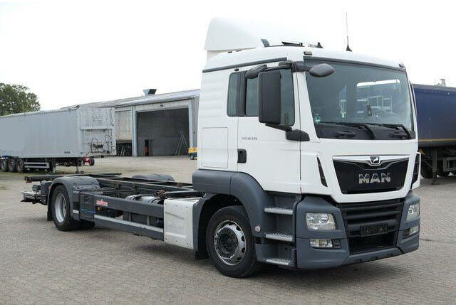 MAN 18.330 TGS 4x2, BDF, LBW 2.0to., Liege, Luftfed. - Cab chassis truck: picture 5 MAN 18.330 TGS 4x2, BDF, LBW 2.0to., Liege, Luftfed. - Cab chassis truck: picture 5