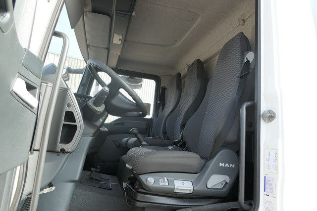 Closed box van MAN 8.180 TGL 4x2, Fahrschule, LBW, 3. Sitze, 158tkm: picture 11