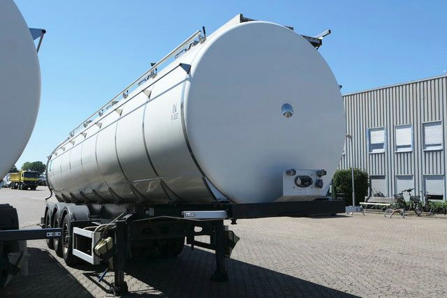 Menci SA 105/Lebensmittel Tank 32 cbm./Liftachse - Tank semi-trailer: picture 3 Menci SA 105/Lebensmittel Tank 32 cbm./Liftachse - Tank semi-trailer: picture 3