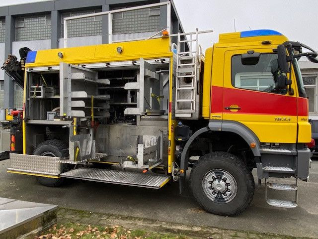 Mercedes-Benz 1833 Axor 4x4, Kran Palfinger, Rosenbauer, AHK - Fire truck, Crane truck: picture 4 Mercedes-Benz 1833 Axor 4x4, Kran Palfinger, Rosenbauer, AHK - Fire truck, Crane truck: picture 4
