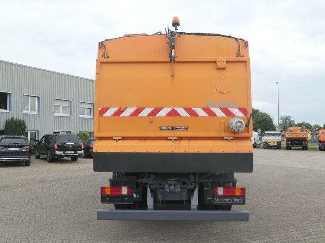 Mercedes-Benz 2032 A Actros 4x4, Bucher STKF 9500, Airport, AC - Road sweeper: picture 4 Mercedes-Benz 2032 A Actros 4x4, Bucher STKF 9500, Airport, AC - Road sweeper: picture 4