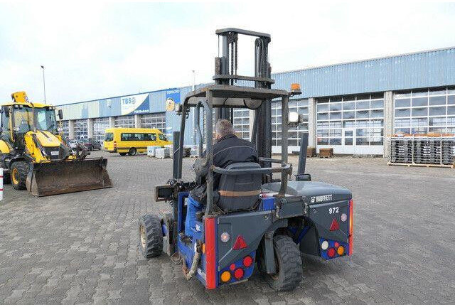 Moffett M4 20.4, 890 Std., 2.0to. Traglast, 4x am Lager - Truck mounted forklift: picture 4 Moffett M4 20.4, 890 Std., 2.0to. Traglast, 4x am Lager - Truck mounted forklift: picture 4