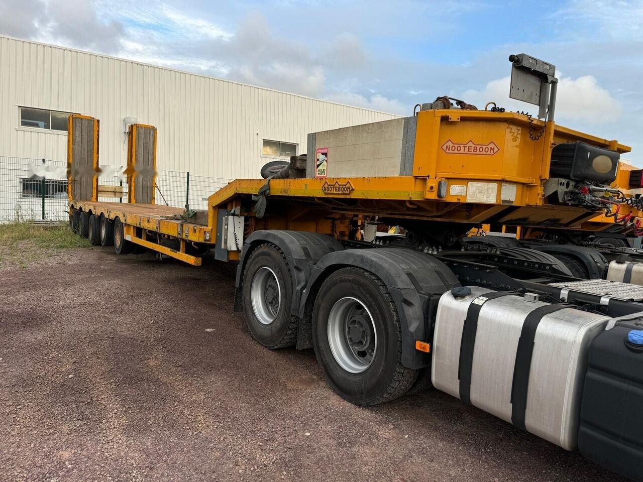 Nooteboom - Low loader semi-trailer: picture 1 Nooteboom - Low loader semi-trailer: picture 1