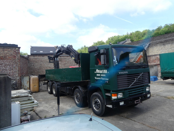 Camion plateau ridelle avec grue auxiliaire Volvo F12 (1994-64.040 km-VIN:YV2H5A7G6RA225775) - Dropside/ Flatbed truck, Crane truck: picture 2 Camion plateau ridelle avec grue auxiliaire Volvo F12 (1994-64.040 km-VIN:YV2H5A7G6RA225775) - Dropside/ Flatbed truck, Crane truck: picture 2