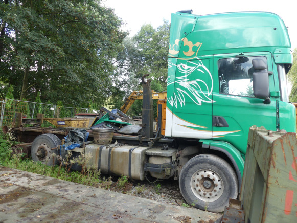 Camion porte container Scania 164 G (2002-900.000 km) - Hook lift truck: picture 2 Camion porte container Scania 164 G (2002-900.000 km) - Hook lift truck: picture 2