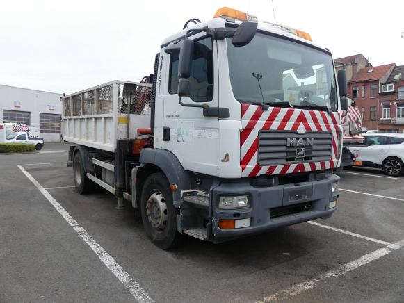 REF:10231 - Camion benne avec grue MAN TGM 18.240(VIN: WMAN08ZZ89Y231476) - Tipper, Crane truck: picture 2 REF:10231 - Camion benne avec grue MAN TGM 18.240(VIN: WMAN08ZZ89Y231476) - Tipper, Crane truck: picture 2