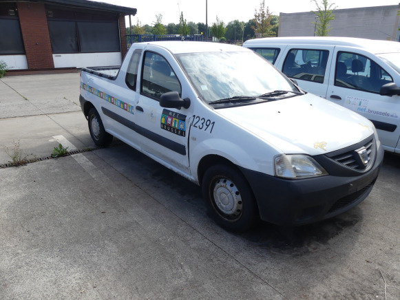 REF:12391 - Camionnette pickup Dacia Logan 1.5 DCI (2011-175.387 km) - Pickup truck: picture 3 REF:12391 - Camionnette pickup Dacia Logan 1.5 DCI (2011-175.387 km) - Pickup truck: picture 3