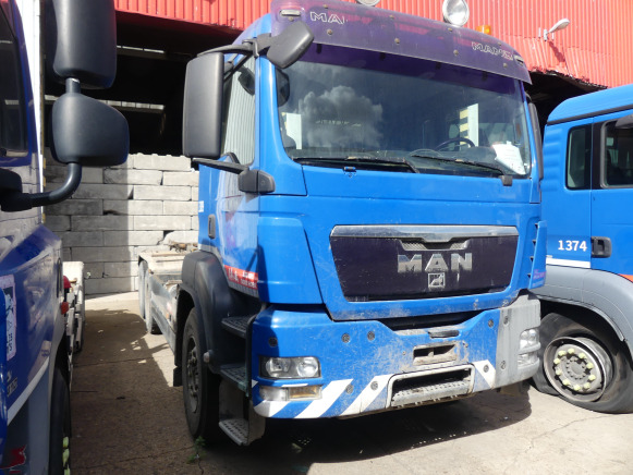 REF:1309 - Camion porte-container MAN 28S (2009-572.532 km) - Hook lift truck: picture 2 REF:1309 - Camion porte-container MAN 28S (2009-572.532 km) - Hook lift truck: picture 2