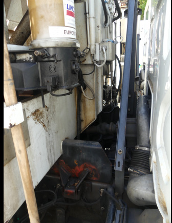 REF:69339 - Camion poubelle Renault Midlum 180DXI (2011-119.748 km) - Garbage truck: picture 5 REF:69339 - Camion poubelle Renault Midlum 180DXI (2011-119.748 km) - Garbage truck: picture 5