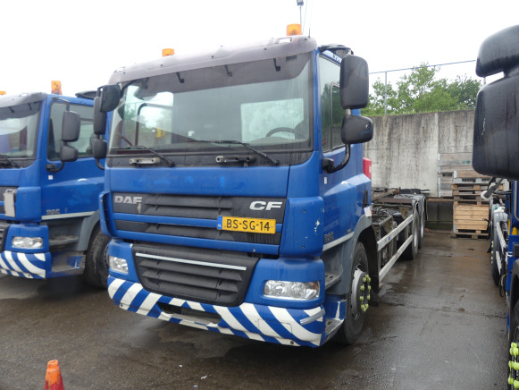 REF:BS-SG-14 - Camion porte container DAF FASCF85 (2007-1.117.773 km) - Container transporter/ Swap body truck: picture 1 REF:BS-SG-14 - Camion porte container DAF FASCF85 (2007-1.117.773 km) - Container transporter/ Swap body truck: picture 1