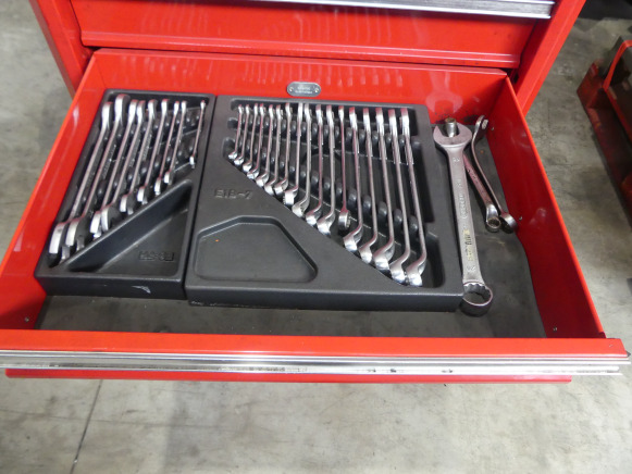 Servante d'atelier et contenu d'outillage - Warehouse equipment: picture 5 Servante d'atelier et contenu d'outillage - Warehouse equipment: picture 5