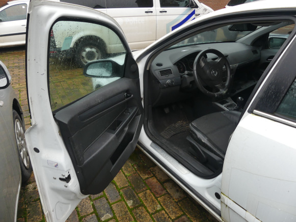 Voiture Opel Astra (2005-150.228 km) - Car: picture 5 Voiture Opel Astra (2005-150.228 km) - Car: picture 5