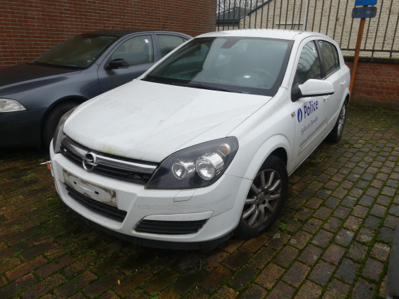 Voiture Opel Astra (2005-150.228 km) - Car: picture 1 Voiture Opel Astra (2005-150.228 km) - Car: picture 1