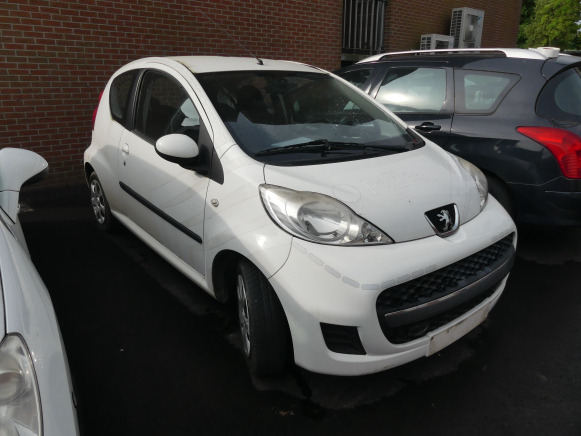 Voiture Peugeot 107 (2012-99.475 km) - Car: picture 2 Voiture Peugeot 107 (2012-99.475 km) - Car: picture 2