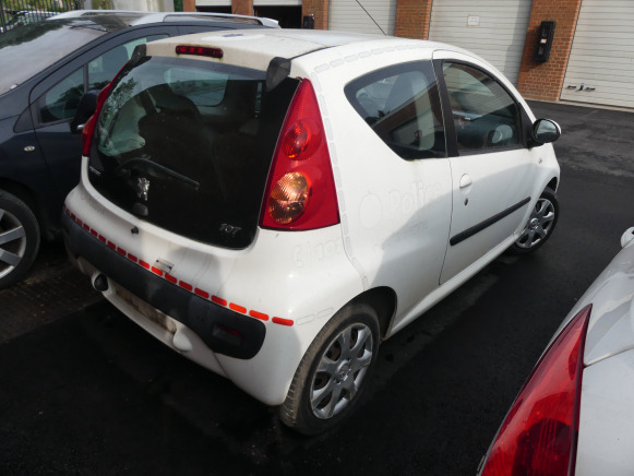 Voiture Peugeot 107 (2012-99.475 km) - Car: picture 3 Voiture Peugeot 107 (2012-99.475 km) - Car: picture 3