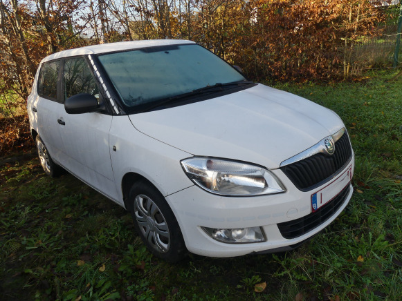 Voiture Skoda Fabia (2011-142449km-VIN:TMBEN65J1B3190467) - Car: picture 5 Voiture Skoda Fabia (2011-142449km-VIN:TMBEN65J1B3190467) - Car: picture 5