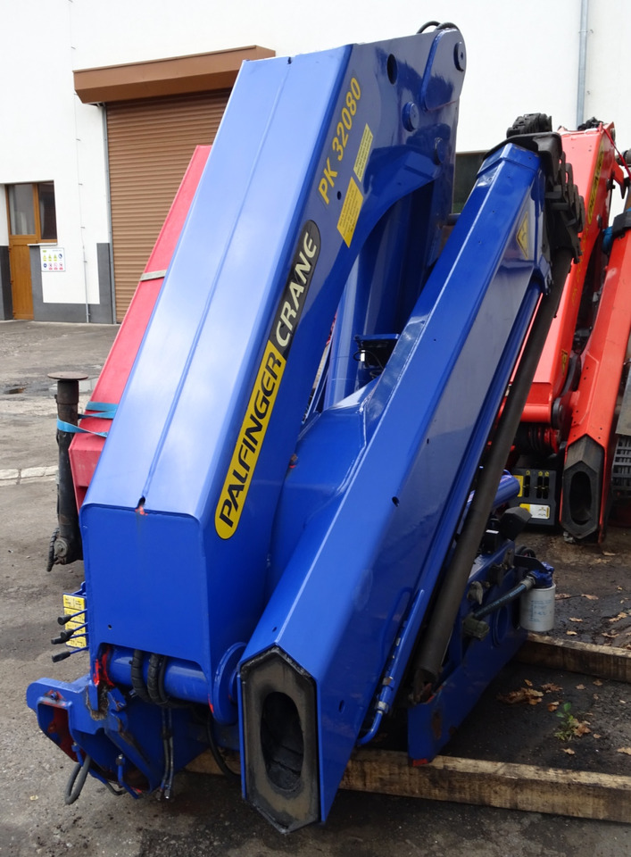 PALFINGER PK 32080 D year 2005, remote control, only 1575 hours - Truck mounted crane: picture 2 PALFINGER PK 32080 D year 2005, remote control, only 1575 hours - Truck mounted crane: picture 2