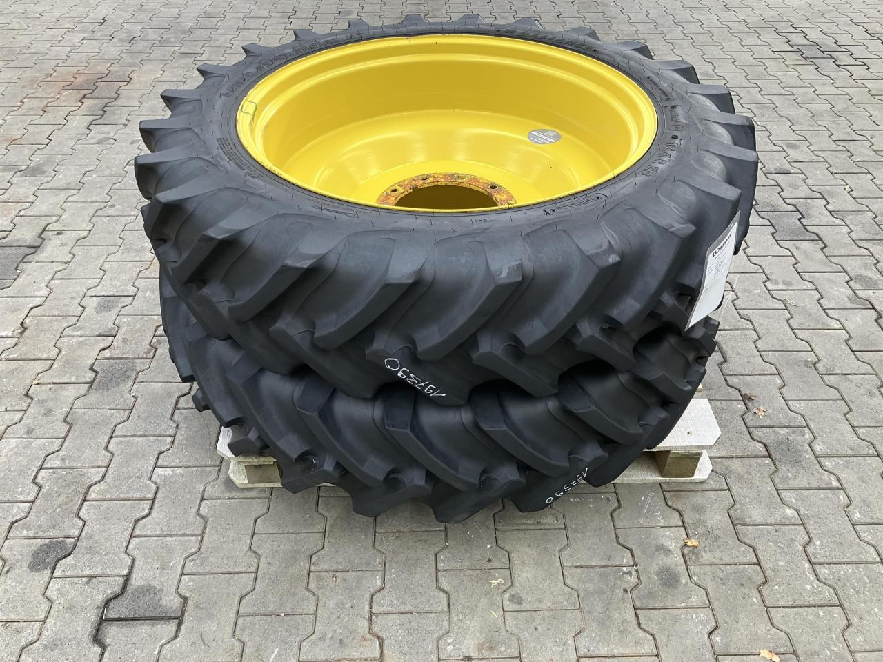 Alliance 12.4R36 - Tire for Agricultural machinery: picture 4 Alliance 12.4R36 - Tire for Agricultural machinery: picture 4